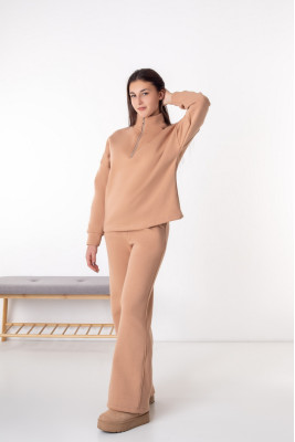 Костюм жіночий